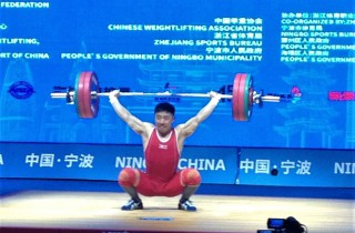 One time is not enough, the host lifters broke the World Rec ... Image 31