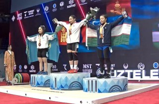 Gold for Mongolia in Youth Women 71kg Image 2