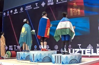 Gold for Mongolia in Youth Women 71kg Image 3